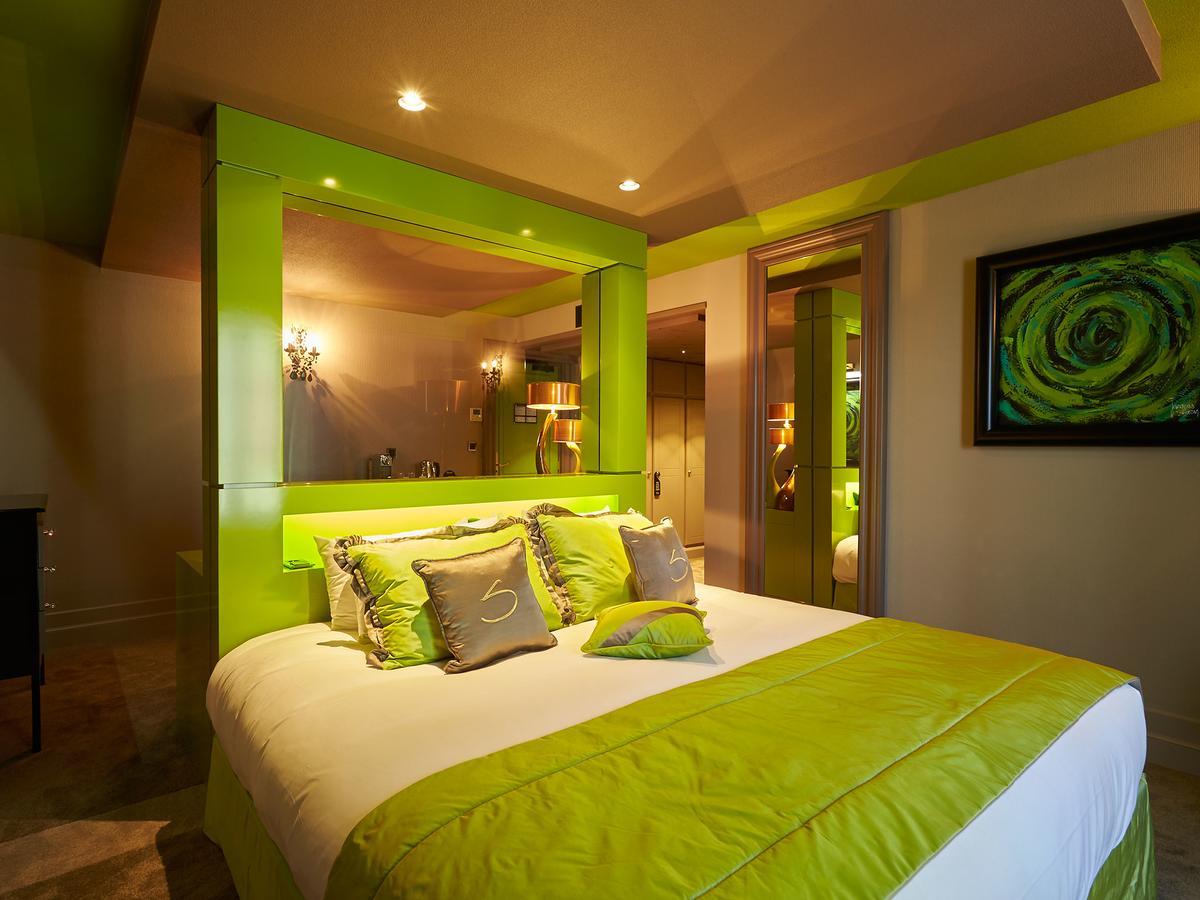 Le Stelsia Resort Saint-Sylvestre-sur-Lot Room photo